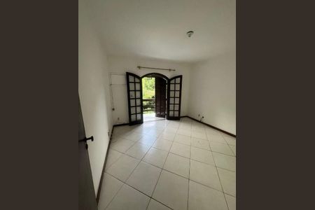 Casa à venda com 229m², 4 quartos e 2 vagas