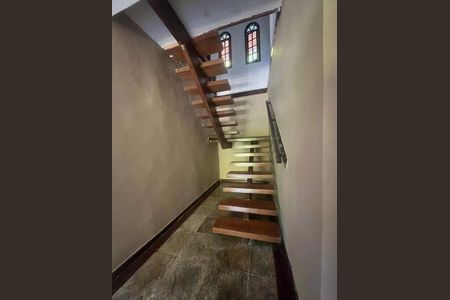 Casa à venda com 229m², 4 quartos e 2 vagas