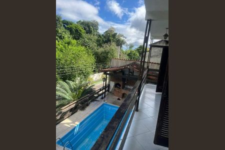 Casa à venda com 229m², 4 quartos e 2 vagas