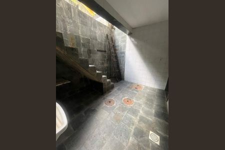 Casa à venda com 229m², 4 quartos e 2 vagas