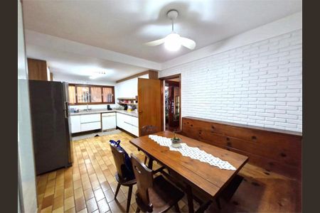 Casa à venda com 349m², 4 quartos e 2 vagas