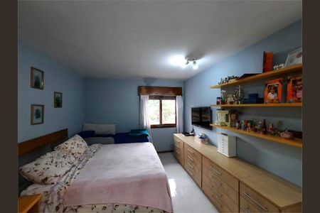 Casa à venda com 349m², 4 quartos e 2 vagas