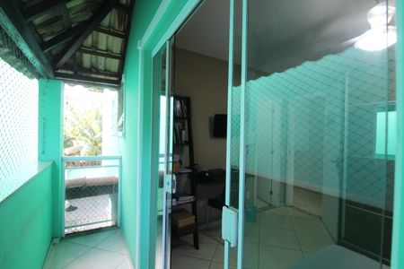 Casa de condomínio à venda com 140m², 4 quartos e sem vagaSuíte 4 - Varanda