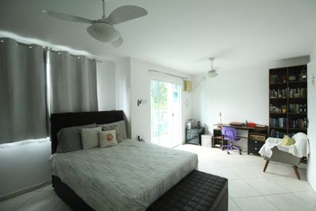 Casa de condomínio à venda com 140m², 4 quartos e sem vagaSuíte 2