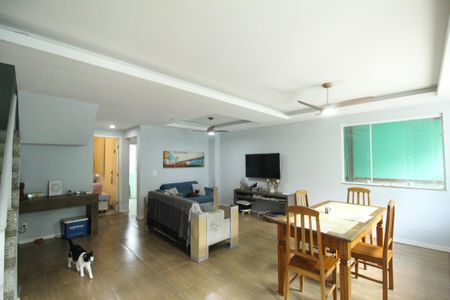 Sala de casa de condomínio à venda com 4 quartos, 140m² em Taquara, Rio de Janeiro