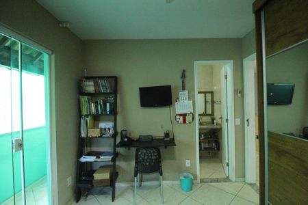 Casa de condomínio à venda com 140m², 4 quartos e sem vagaSuíte 4