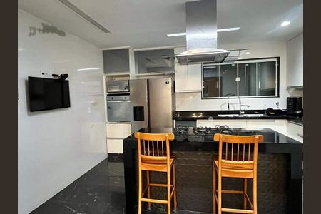 Casa à venda com 375m², 5 quartos e 1 vaga