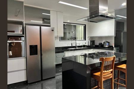 Casa à venda com 375m², 5 quartos e 1 vaga