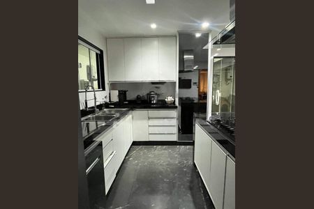 Casa à venda com 375m², 5 quartos e 1 vaga