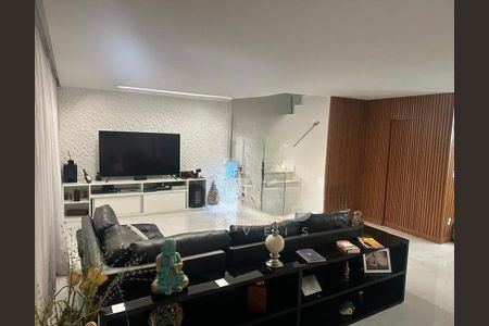 Casa à venda com 375m², 5 quartos e 1 vaga