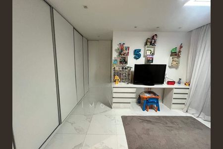 Casa à venda com 375m², 5 quartos e 1 vaga