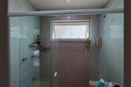 Casa à venda com 612m², 5 quartos e 4 vagasSuíte 2 - Banheiro