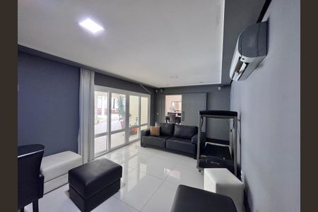 Casa à venda com 612m², 5 quartos e 4 vagasSala de TV