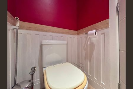 Casa à venda com 612m², 5 quartos e 4 vagasLavabo