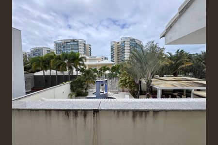 Casa à venda com 612m², 5 quartos e 4 vagasSuíte 4 - Varanda