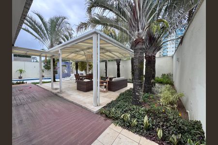 Casa à venda com 612m², 5 quartos e 4 vagasÁrea externa