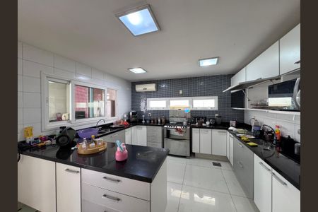 Casa à venda com 612m², 5 quartos e 4 vagasCozinha