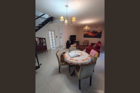 Casa à venda com 167m², 4 quartos e 1 vaga