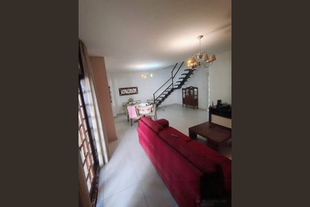 Casa à venda com 167m², 4 quartos e 1 vaga