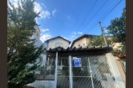 Casa à venda com 258m², 3 quartos e 2 vagasFachada