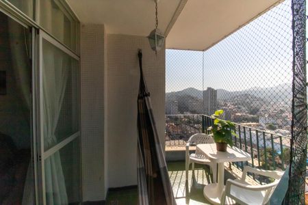 Apartamento à venda com 90m², 2 quartos e 1 vaga Apartamento à venda com 90m², 2 quartos e 1 vagaVaranda da Sala