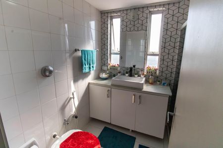 Apartamento à venda com 90m², 2 quartos e 1 vaga Apartamento à venda com 90m², 2 quartos e 1 vagaBanheiro