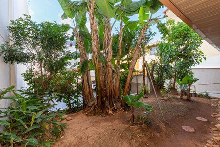 Casa à venda com 264m², 4 quartos e 6 vagasÁrea Externa