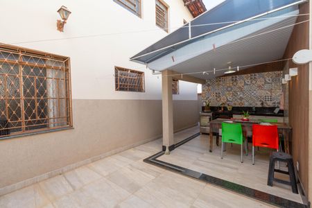 Casa à venda com 264m², 4 quartos e 6 vagasÁrea Gourmet