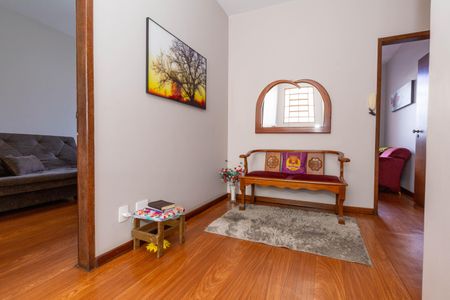 Casa à venda com 264m², 4 quartos e 6 vagasCorredor