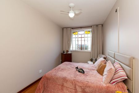 Casa à venda com 264m², 4 quartos e 6 vagasSuíte