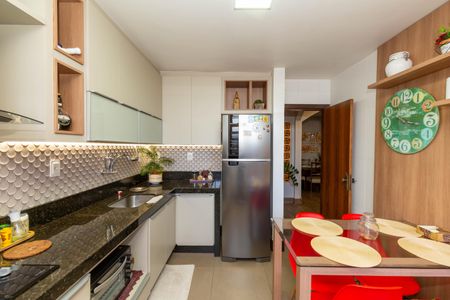 Casa à venda com 264m², 4 quartos e 6 vagasCozinha