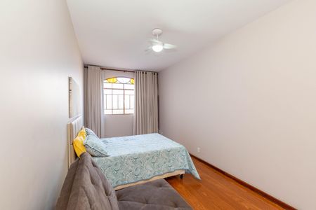 Casa à venda com 264m², 4 quartos e 6 vagasQuarto 2