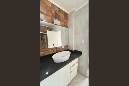 Apartamento para alugar com 90m², 2 quartos e sem vagaBanheiro