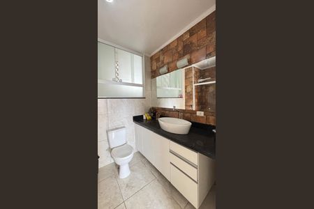 Apartamento para alugar com 90m², 2 quartos e sem vagaBanheiro