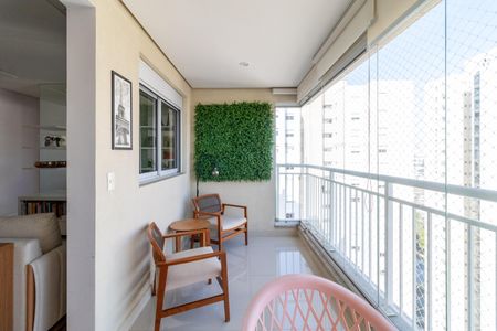 Apartamento para alugar com 90m², 2 quartos e 1 vagaVaranda