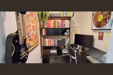 Apartamento à venda com 156m², 3 quartos e 2 vagas Apartamento à venda com 156m², 3 quartos e 2 vagasEscritório