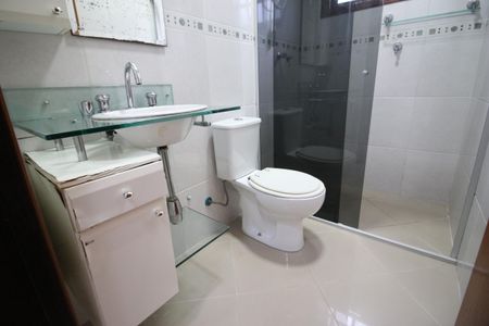 Casa à venda com 189m², 3 quartos e 5 vagasBanheiro da Suíte 1