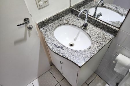 Apartamento à venda com 52m², 2 quartos e 1 vaga Apartamento à venda com 52m², 2 quartos e 1 vagaBanheiro