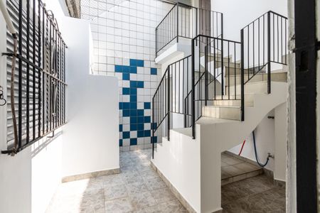 Casa à venda com 200m², 4 quartos e 2 vagasEscada