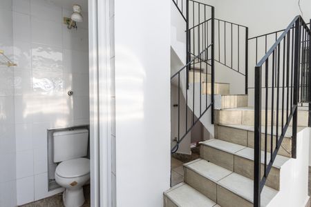 Casa à venda com 200m², 4 quartos e 2 vagasEscada