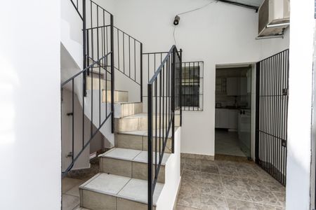 Casa à venda com 200m², 4 quartos e 2 vagasEscada