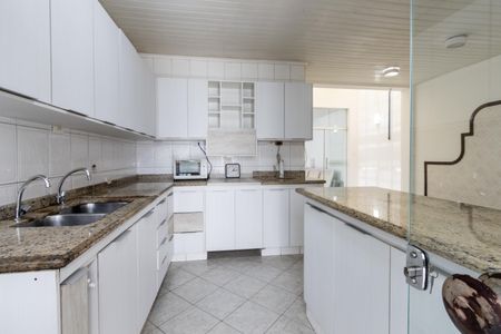 Casa à venda com 200m², 4 quartos e 2 vagasCozinha