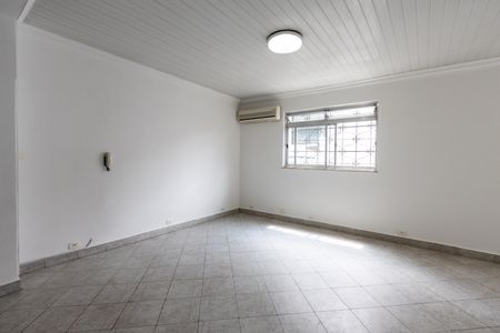 Casa à venda com 200m², 4 quartos e 2 vagasSala