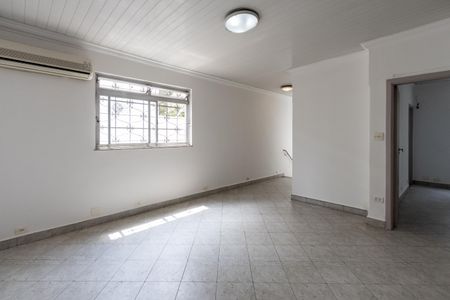 Casa à venda com 200m², 4 quartos e 2 vagasSala