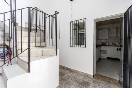 Casa à venda com 200m², 4 quartos e 2 vagasEscada