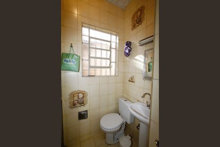 Casa à venda com 120m², 3 quartos e 1 vagaBanheiro 2