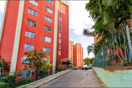 Apartamento à venda com 69m², 3 quartos e 1 vaga Apartamento à venda com 69m², 3 quartos e 1 vagaFachada