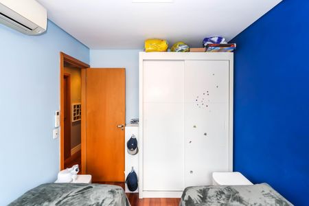 Apartamento à venda com 115m², 3 quartos e 2 vagas Apartamento à venda com 115m², 3 quartos e 2 vagasQuarto 2