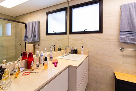 Apartamento à venda com 173m², 3 quartos e 2 vagasBanheiro da Suíte 2