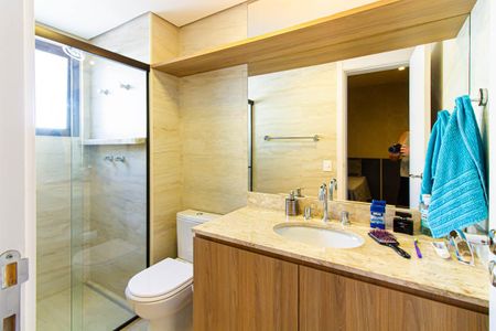 Apartamento à venda com 173m², 3 quartos e 2 vagasBanheiro da Suíte 1